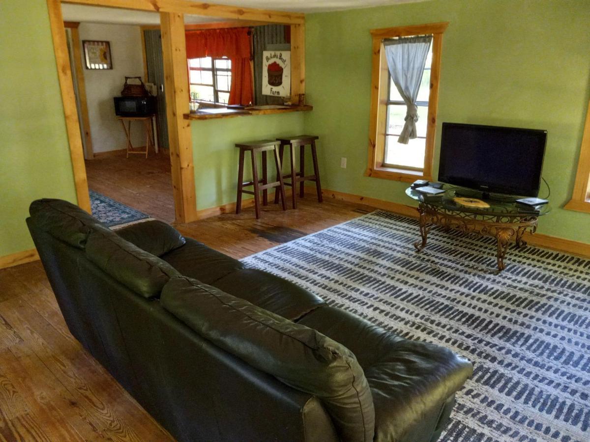 Adorable 1 Bedroom Honey House Rusk Extérieur photo